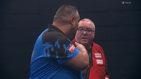 'Slechte verliezer' Jermaine Wattimena wijst boos naar tegenstander: 'Ik spreek hem zo backstage'