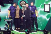 Luke Littler met zijn familie. © PDC Darts