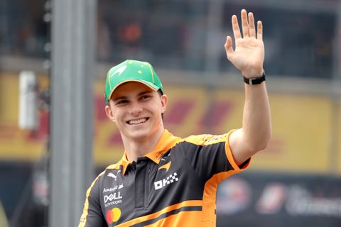 Gecrashte Oscar Piastri (24) moet ook nog eens gerucht over vriendin tegenspreken na 'interessante krantenkoppen'