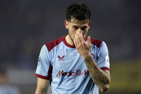 Feyenoord laat ook punten liggen en helpt PSV aan naderende titel, strijd om plek twee tóch weer open