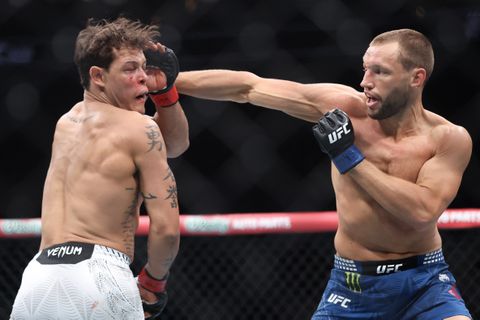 Nederlandse UFC-vechter Reinier de Ridder hard onderuit bij UFC 326 en ziet titeldroom vervagen