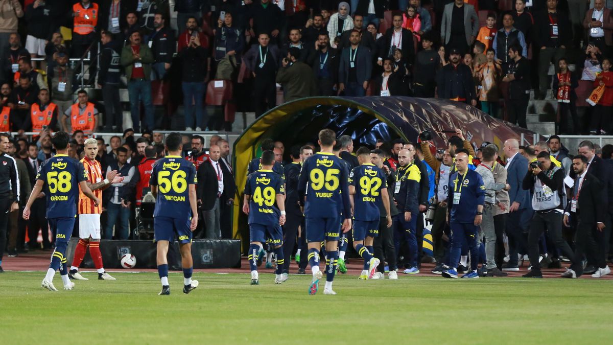 Fenerbahçe denkt aan nog meer protestacties: 'Tijd voor reset van Turkse voetbal'