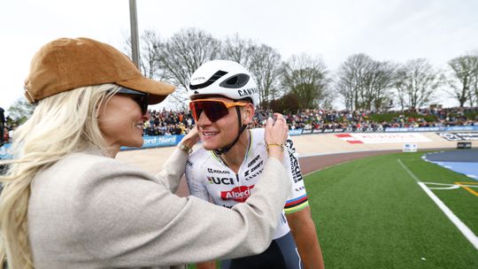 'Hel van het Noorden is voor hem een paradijs': buitenlandse media lovend over Mathieu van der Poel