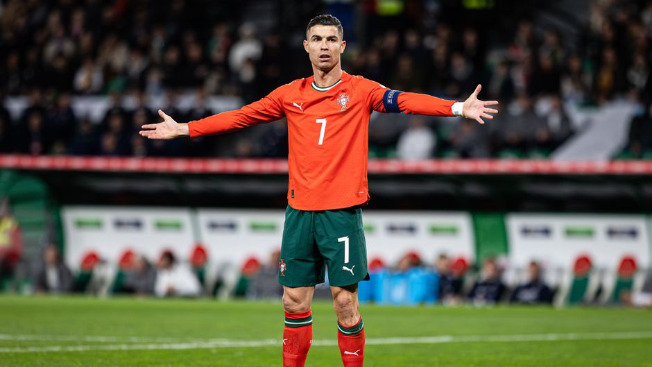 'Verdrietige' Cristiano Ronaldo deelt bijzondere foto: 'Ik ben voor altijd dankbaar'