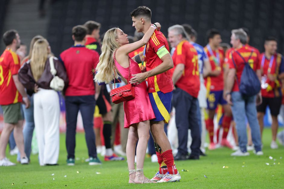 Vrouw van topvoetballer onthult reden achter veelbesproken relatiebreuk: 'Grootste fout van mijn leven'