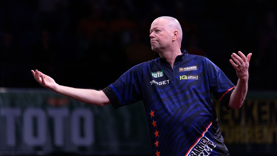 Vervelende verjaardag voor Raymond van Barneveld in Duitsland: geen cadeau van oud-wereldkampioen