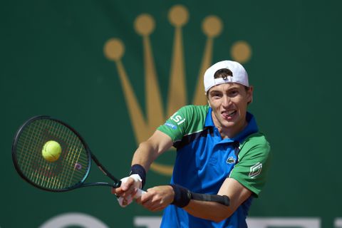 Tennisser moet onhandige actie in de slaapkamer bekopen met breuk: 'Het was erg pijnlijk'