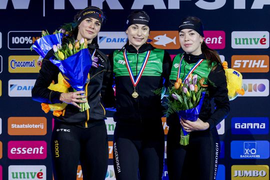 Opmerkelijke transfer topschaatsster roept vragen op: ‘Zou Femke Kok dit gewild hebben?’