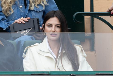 Kelly Piquet (vriendin Max Verstappen) spreekt af mét wereldberoemde deejay bij prestigieus tennistoernooi