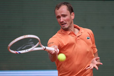 Omstreden toptennisser (30) wordt compleet vernederd in Monte Carlo en gaat zwaar door het lint
