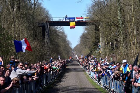Enorme woede op dieven in aanloop naar iconische klassieker Parijs-Roubaix: 'Het is onbegrijpelijk'