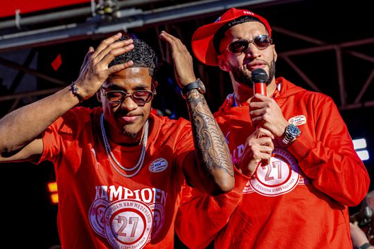 PSV grijpt in na omstreden lied tijdens huldiging in Eindhoven: 'Spelers hebben een voorbeeldfunctie'