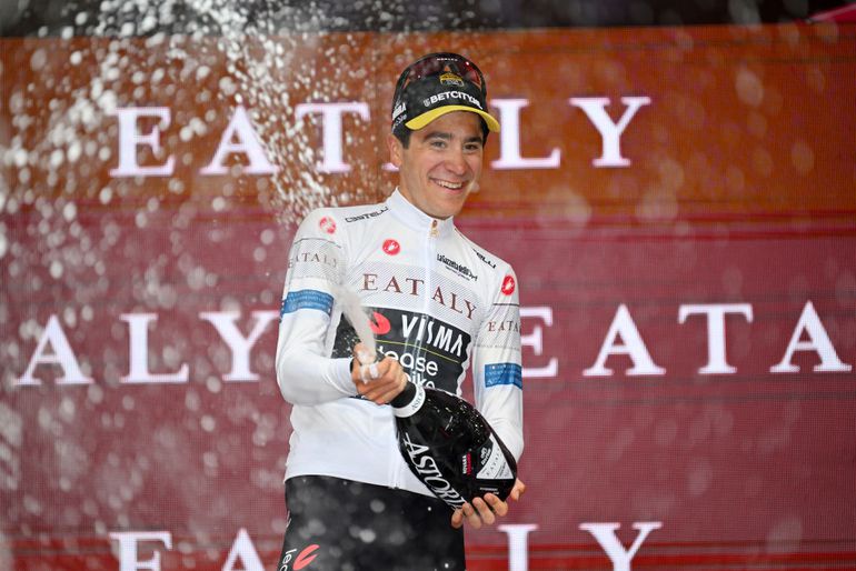 Olav Kooij en jonge Belg moeten het doen voor Visma in de Giro: 'Grote ronde is een vak apart'