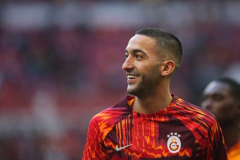 Transferspecialist Fabrizio Romano: 'Hakim Ziyech keert niet terug bij Chelsea'