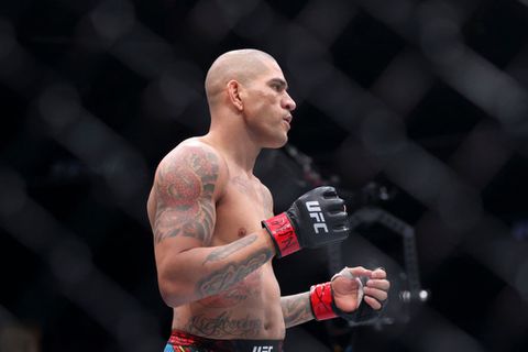 'Gehackte' UFC-sensatie Alex Pereira bijt van zich af: 'Mensen houden ervan om slechte dingen te doen'