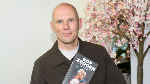 Voormalig Ajax-directeur in tranen door oud-leraar: 'Ik was zo'n vervelend ventje'