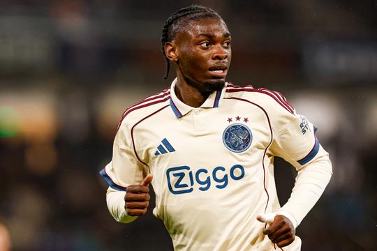 Ajax-middenvelder (18) hakt knoop door over nationaal elftal: 'Een beslissing van het hart'