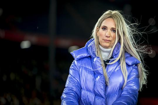 Hélène Hendriks (45) moet soms 'oppassen' door bekende status: 'Niet zonder bovenstukje over strand paraderen'