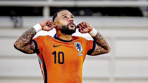 Scorende Memphis Depay zit Robin van Persie op de hielen: 'Het zou kunnen'