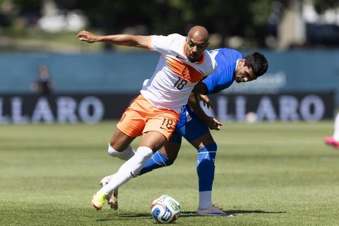 LIVE | Nederlands elftal laat enorme kansen liggen in openingsfase tegen Oezbekistan