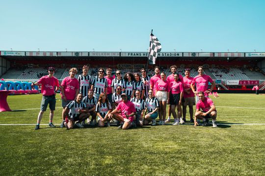 Amateurteams winnen pikante deal met sponsor EasyToys