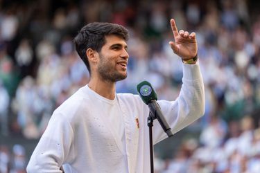 Titelverdediger Carlos Alcaraz voorkomt 'nachtmerrie' op Wimbledon