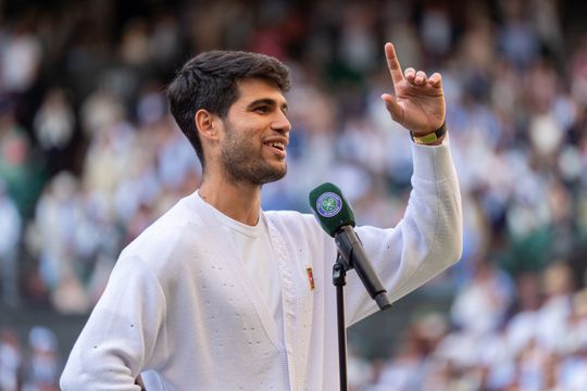 Titelverdediger Carlos Alcaraz voorkomt 'nachtmerrie' op Wimbledon