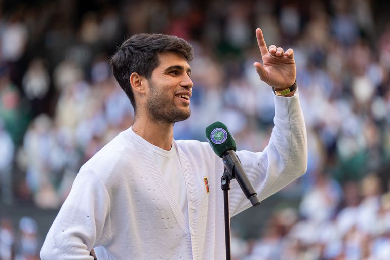 Titelverdediger Carlos Alcaraz voorkomt 'nachtmerrie' op Wimbledon