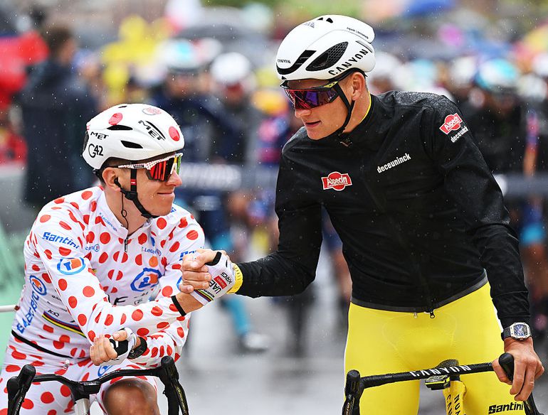 Flink nadeel voor Mathieu van der Poel en Tadej Pogacar in tijdrit Tour de France, concurrentie heeft geluk