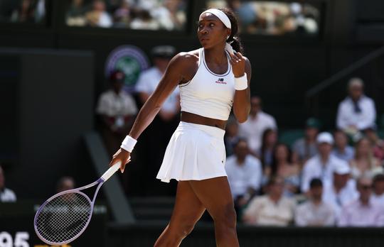 Live halve finales Wimbledon | Tennisster met Nederlandse coach schakelt topfavoriet uit en treft mogelijk landgenote in finale