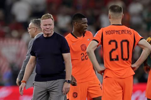 WK voetbal blijkt waar trainerskerkhof: Ronald Koeman in groot gezelschap van ontslagen of opgestapte coaches