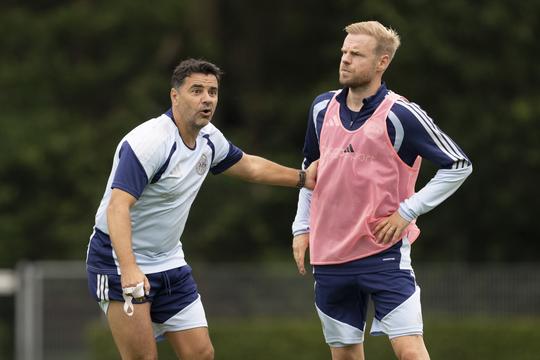 Michel spreekt duidelijke taal als nieuwe trainer bij Ajax: 'Dat mag niet meer gebeuren'