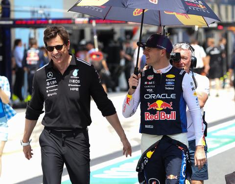 Toto Wolff haalt oude wond open met sneer naar veelbesproken titel Max Verstappen: 'Toen was het belangrijker'