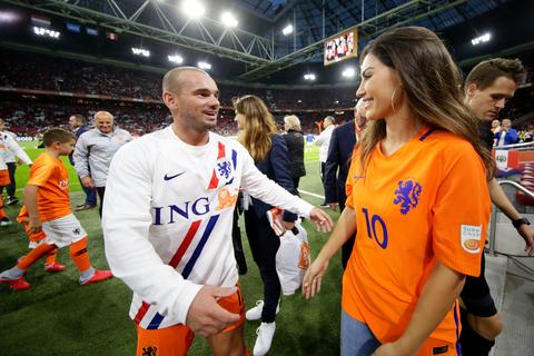 Wesley Sneijder reageert op geruchten over relatie met Yolanthe Cabau: 'Het klopt'