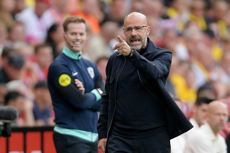 PSV-coach Peter Bosz geeft eindelijk antwoord op langverwachte vraag: 'Als jullie er dan over ophouden..'