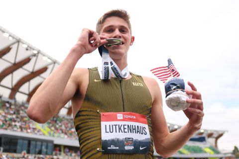 Verenigde Staten in de ban van absolute tienersensatie (16) met bizarre tijden op atletiekbaan