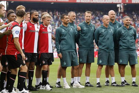 Trainer Giovanni van Bronckhorst hakt belangrijke knoop door bij Feyenoord