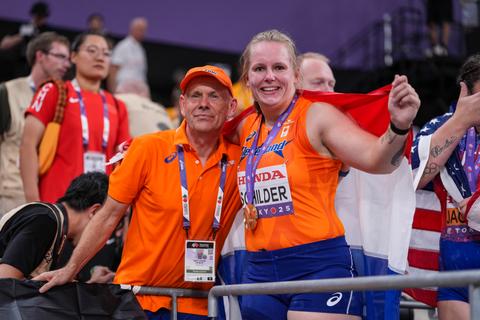 Topatlete Jessica Schilder (27) waarschuwt haar coach vlak voor EK: 'Dan bind ik hem vast...'