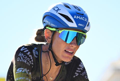 Enorme domper voor titelverdedigster Pauline Ferrand-Prévot vlak voor ontknoping Tour de France Femmes