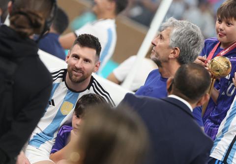'Topvoetballer Lionel Messi krijgt zeer verdrietig nieuws te horen'