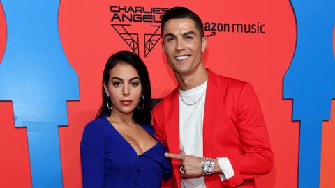 Zus topvoetballer Cristiano Ronaldo reageert op bizarre situatie in Portugal: 'Dit is surrealistisch'
