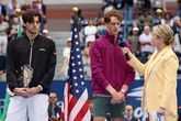 Emotionele Jannik Sinner draagt US Open-winst op aan ernstig ziek familielid: 'Zij was zo belangrijk'