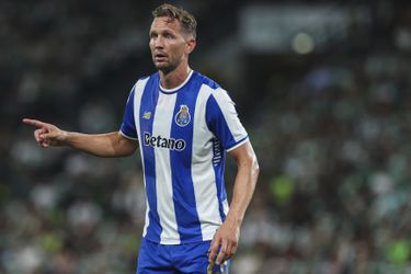 Luuk de Jong ziet oefenduel in nachtmerrie eindigen: Porto-spits moet vrezen voor zware blessure