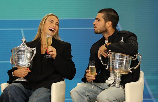 US Open-winnares Aryna Sabalenka blundert op live-tv tot ongenoegen van Carlos Alcaraz