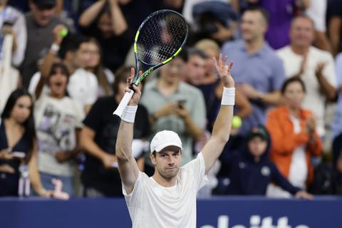 Botic van de Zandschulp legt druk bij Alexander Zverev voor kwartfinale US Open: 'Ik ben er klaar voor'