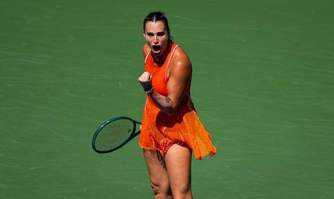 Titelhoudster Aryna Sabalenka kruipt na zinderende partij door het oog van de naald op US Open