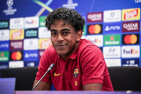 Lamine Yamal en trainer FC Barcelona geven voor Feyenoord pijnlijke persconferentie