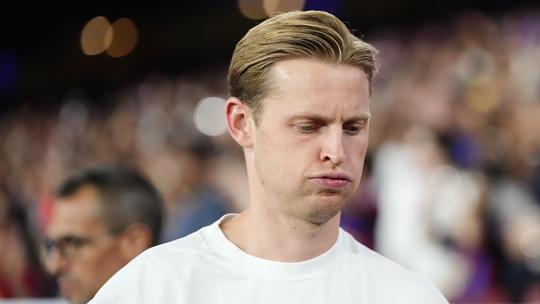Trainer FC Barcelona laat zich uit over afwezige Frenkie de Jong: 'Werkt volgens plan'