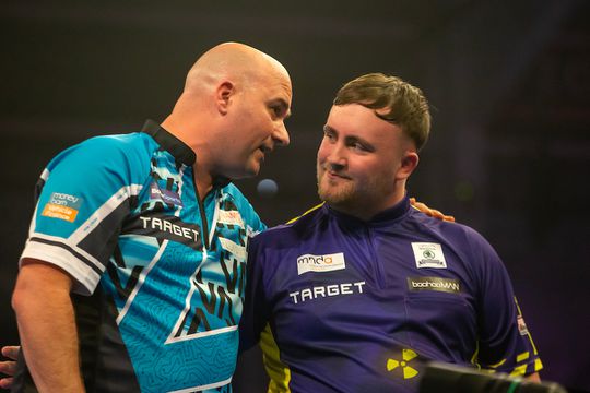 Rob Cross 'gaf niks' om Luke Littler tijdens World Grand Prix: 'Het boeide me gewoon niet zoveel'