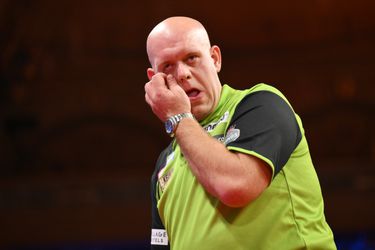 Deceptie voor Nederlanders op World Grand Prix: Michael van Gerwen kansloos ten onder